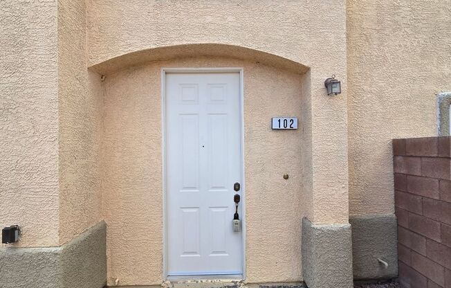 A Fabulous 3 Bedroom Townhouse close to NAFB and the VA Hospital