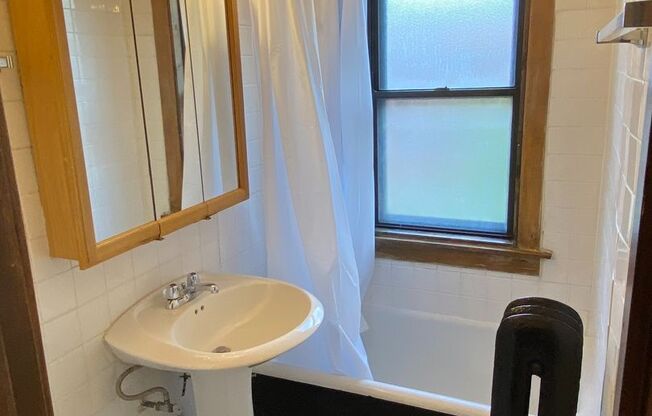 Studio, 1 bath, 320 sqft, $1,325, Unit 225-312