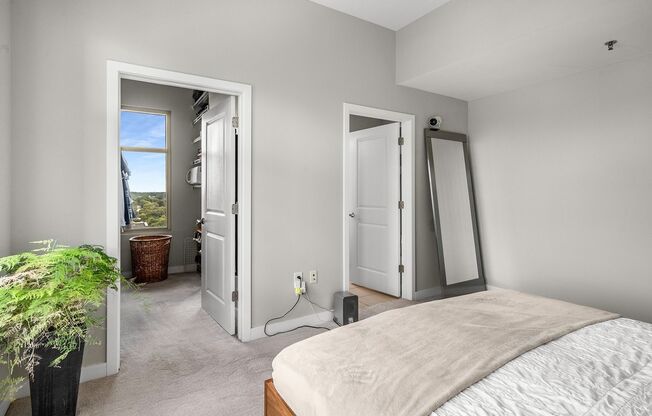 2 beds, 2 baths, $2,765, Unit LABS 565 Peachtree St NE - 36968507409