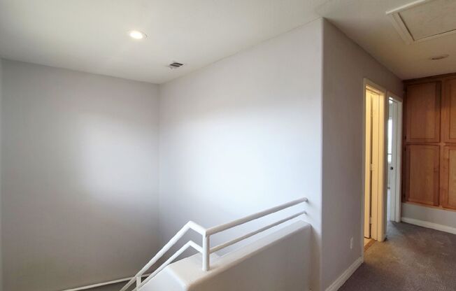 3 beds, 2.5 baths, $1,700
