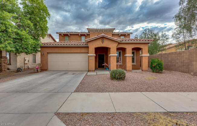 Charming 5 Bed 3 Bath Tolleson Home with Solar!!