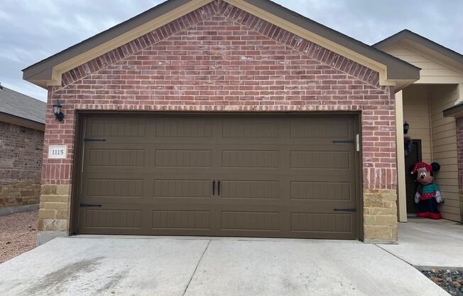 Luxury 3/2 Duplex in Seguin, Texas