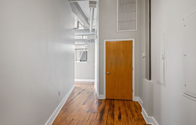 1 bed, 1 bath, 1,439 sqft, $1,653, Unit 3301-211