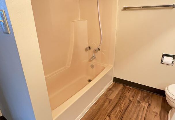 2 beds, 2 baths, 945 sqft, $979.99, Unit 825-J16