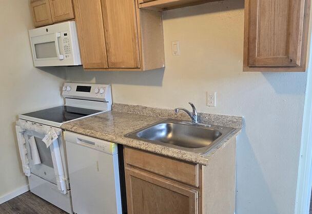 Charming 2/1-Bed/bath Home in Downtown Manor