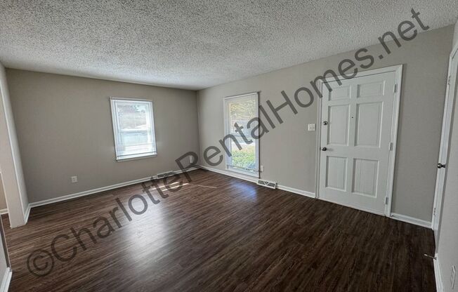 Nice 3 bedroom 2 bath home in Charlotte!