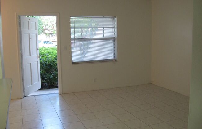 Royal Palm Apartments of Hollywood
