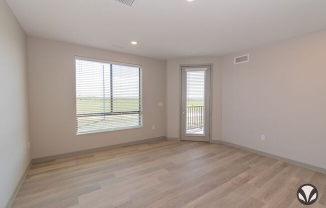 1 bed, 1 bath, 728 sqft, $1,295, Unit YH-2015