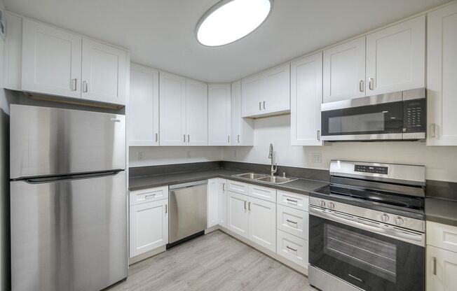 1 bed, 1 bath, 672 sqft, $2,295, Unit #51 - 1X1 672 SQ FT PENTHOSUE