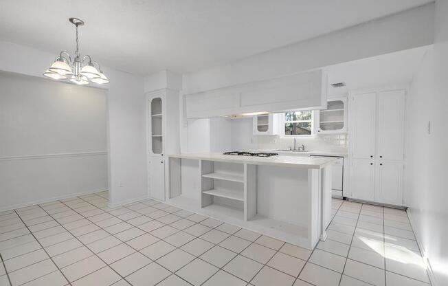 2115 OAK SHRS DR