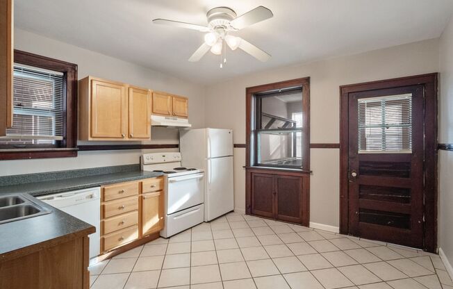 1 bed, 1 bath, $850, Unit 5142 - 784