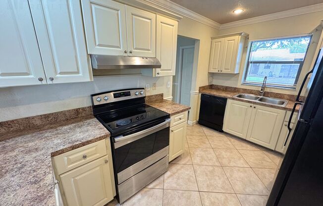6633 North Parkway Drive #5-7