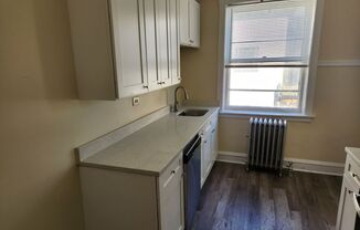 2 beds, 1 bath, $1,445, Unit 7070-2W