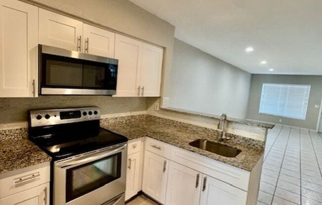 260 SW 8 Ave, Hallandale, FL 33009