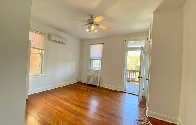 2 beds, 1 bath, 1,000 sqft, $1,948, Unit 3035 N. Calvert St. C4