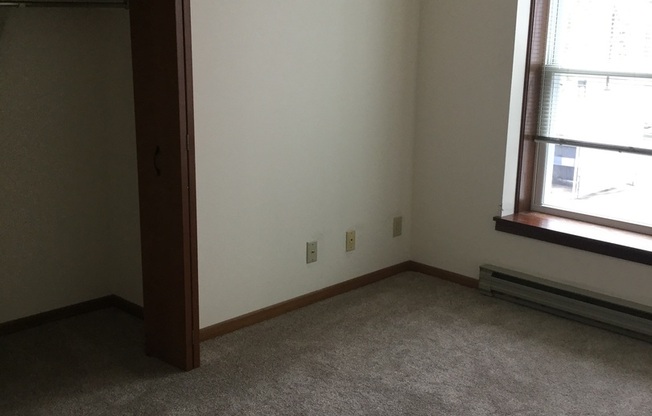2 beds, 1 bath, 950 sqft, $1,700, Unit 7641CB