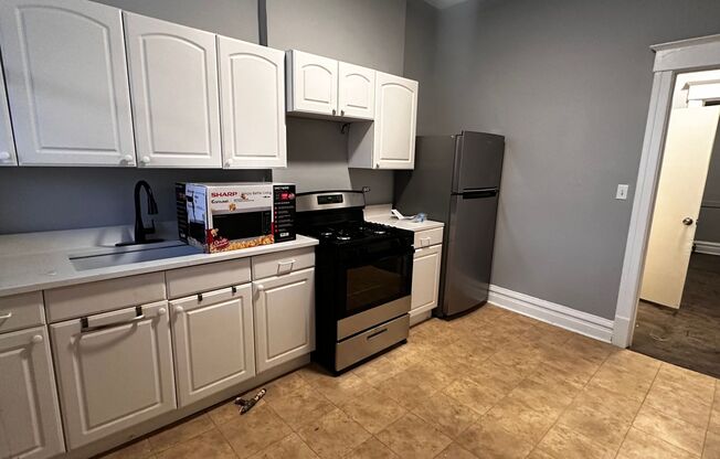 1 bed, 1 bath, 453 sqft, $1,395, Unit 324-2R