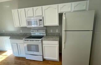 522 VIA VERONA DR