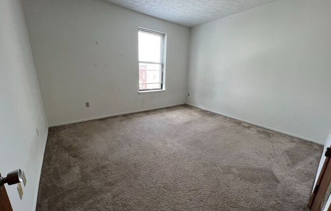 3 beds, 1 bath, 810 sqft, $2,350, Unit 732 S. Millvale Ave. #B6