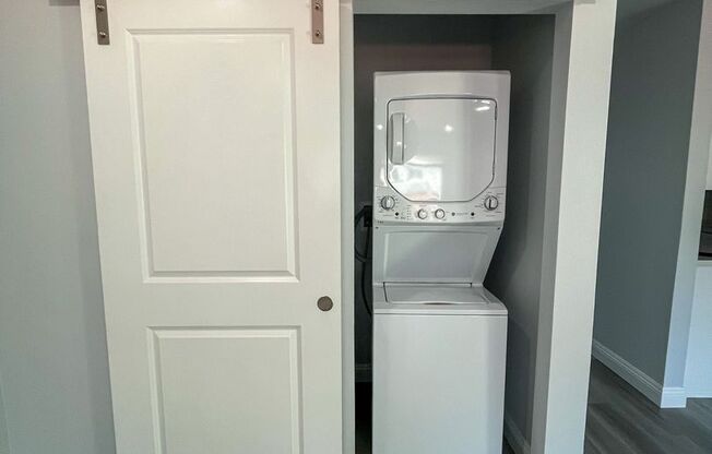 2 beds, 1 bath, 796 sqft, $2,350, Unit C-72