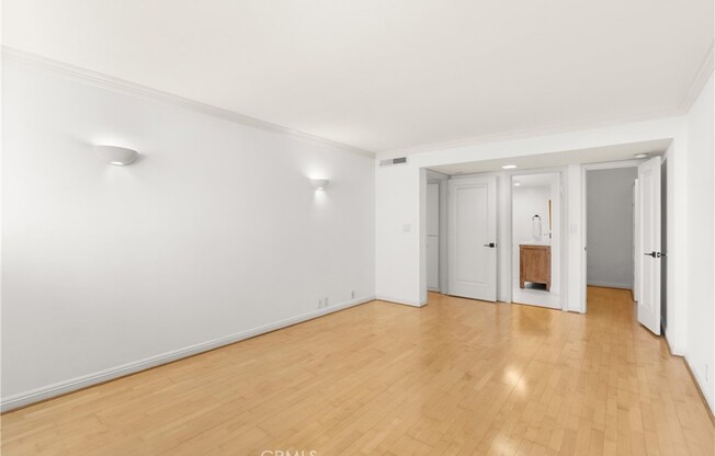2 beds, 2 baths, 1,037 sqft, $4,400, Unit 912