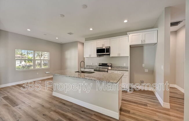 1212 GILLESPIE AVE