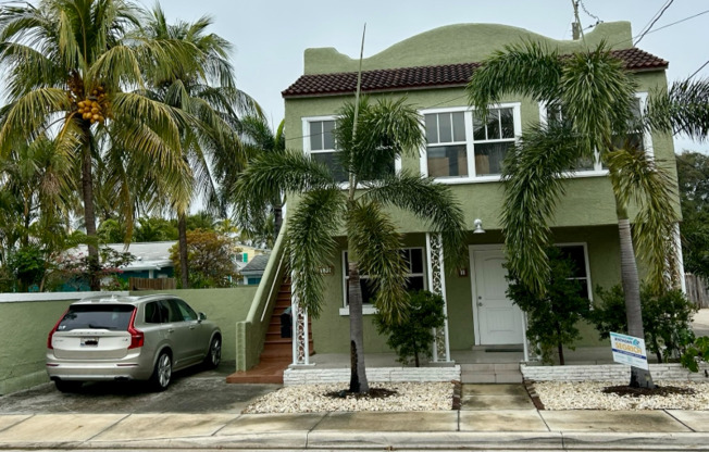 132 2 AVE S