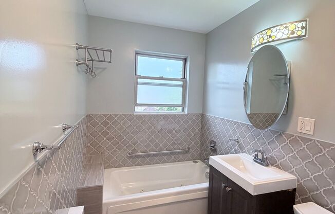 33 E 54 ST