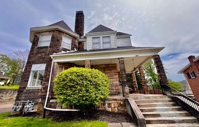 212 North Highland Avenue