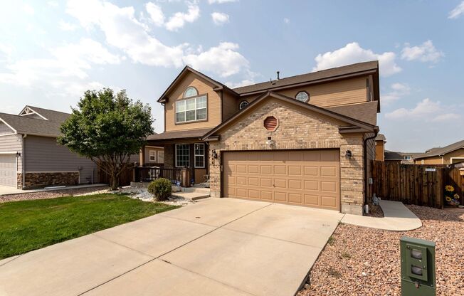 Spacious 6-Bedroom Home in Lorson Ranch!