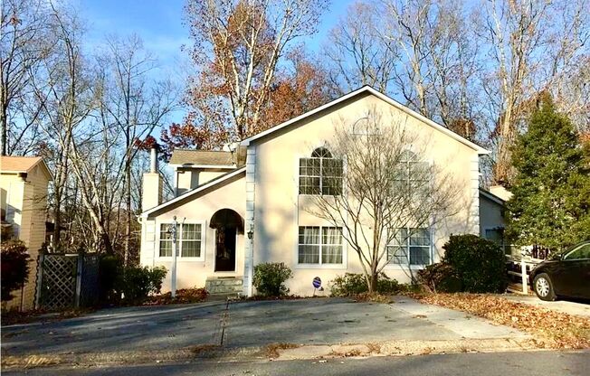 Available Soon 3 Bedroom 3 Bathroom home in Kennesaw!!