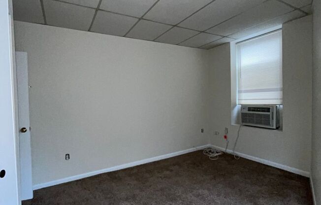 1 bed, 1 bath, 690 sqft, $1,200, Unit 207