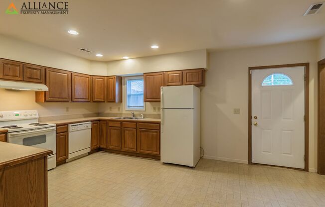 4 beds, 2.5 baths, 2,024 sqft, $1,880, Unit 16