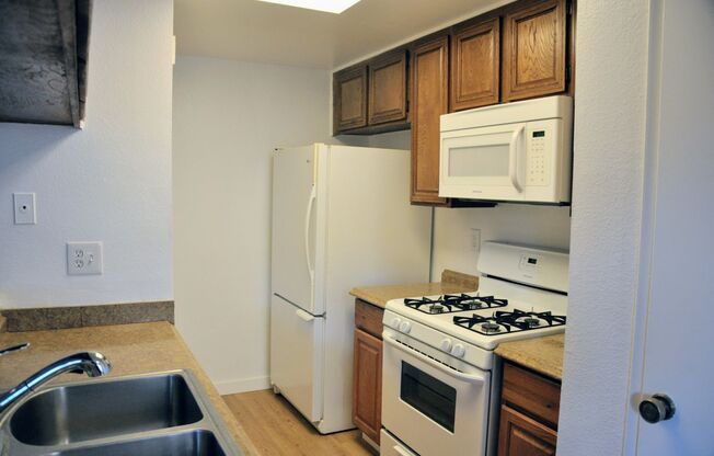 2 beds, 1 bath, $2,500, Unit # 3