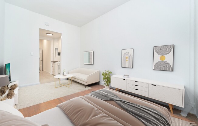 353 W 44 ST