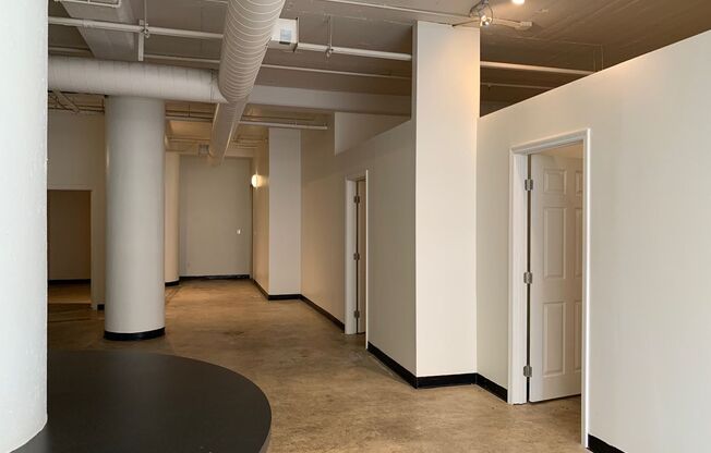 1 bed, 1 bath, 924 sqft, $3,095, Unit 1014-210