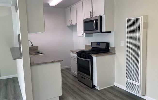 1 bed, 1 bath, 650 sqft, $1,945, Unit 214