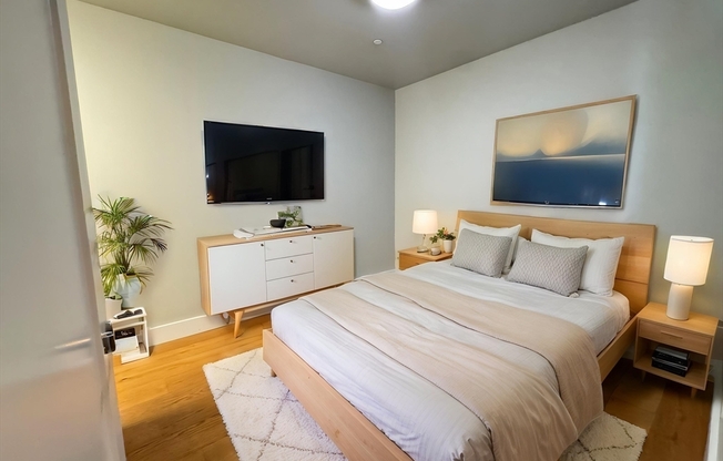 2 beds, 2 baths, 922 sqft, $3,400, Unit 204