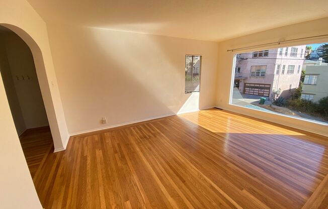 2 Bed 1 Bath Duplex W/ Garage
