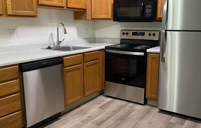 2 beds, 1 bath, 750 sqft, $1,099, Unit 18