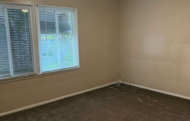 2 beds, 1 bath, $2,300