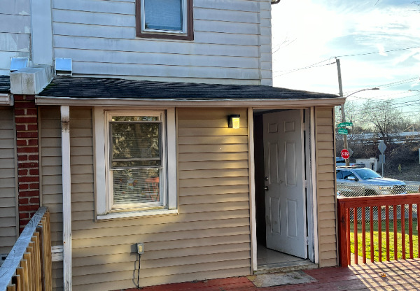 605 POQUSSING AVE