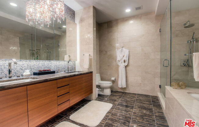 1 bed, 2 baths, 1,030 sqft, $4,999, Unit 33F