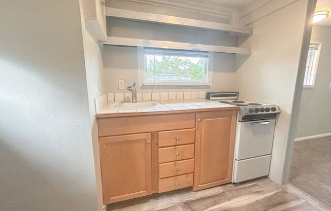 6505-6509 NE 66th Ave