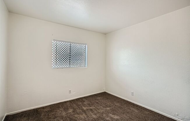 2 beds, 1 bath, $950