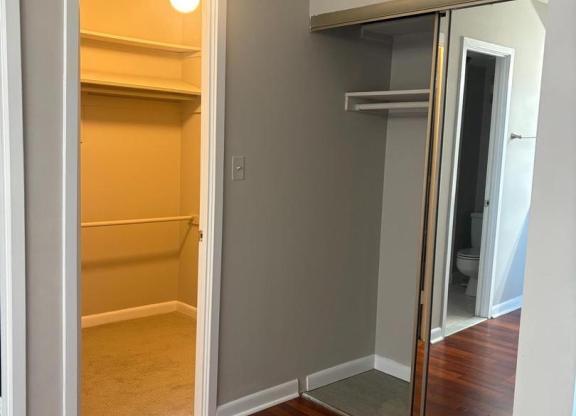 3709 S GEORGE MASON DR