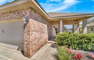 3 beds, 2 baths, $2,100