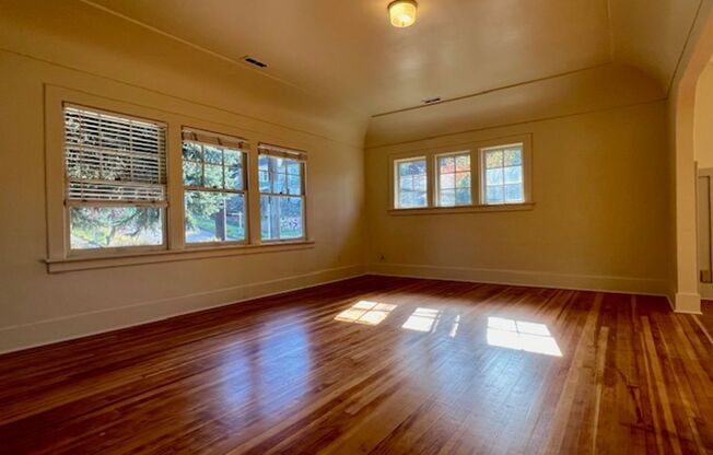 2 Bedroom Craftsman unit on Pigeon Hill