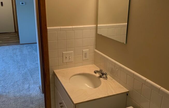 1 bed, 1 bath, $1,050, Unit IVA32