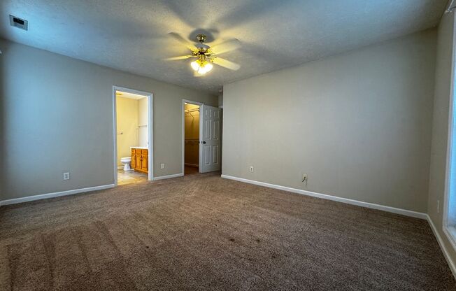 2 beds, 2 baths, $1,100, Unit UNIT 4